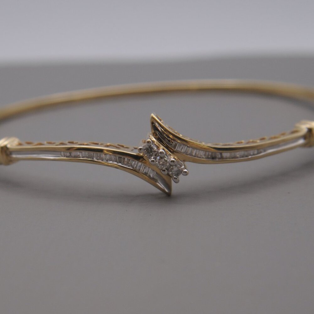 10KY Gold / Platinum Beautiful Vintage 1ctw Diamond Hinge Bracelet